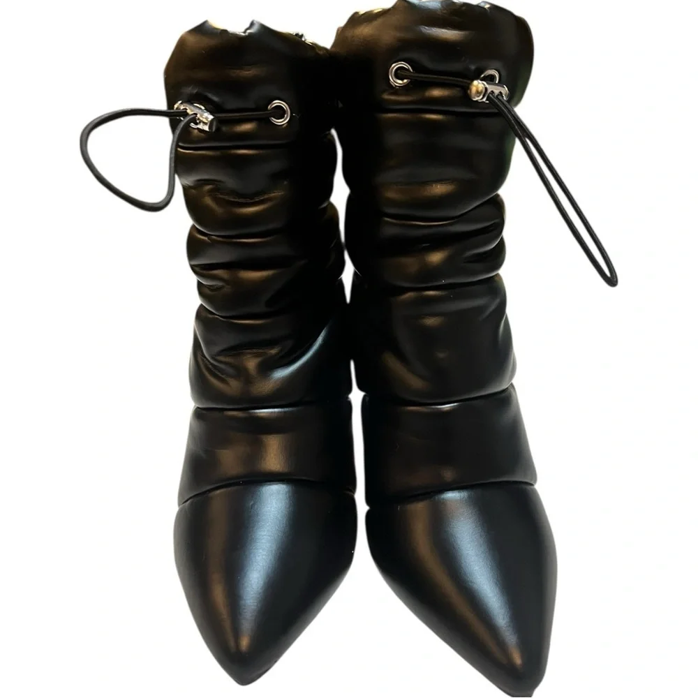 Steve Madden Black Heeled Cloak Boots New In Box! 8.5 - Picture 3 of 10